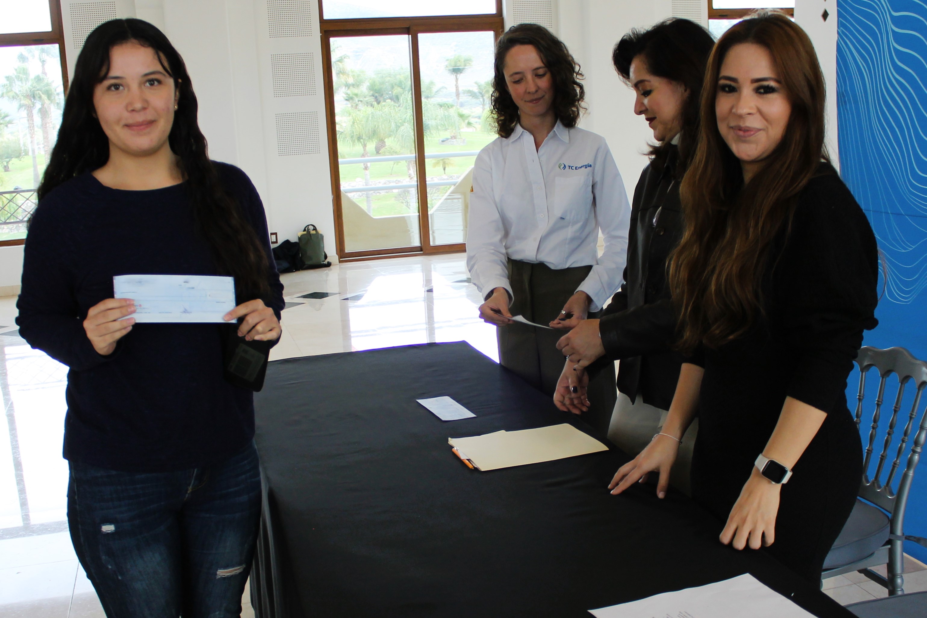 En Hidalgo, TC Energía ha entregado 371 becas a estudiantes universitarios de 2021 a la fecha.